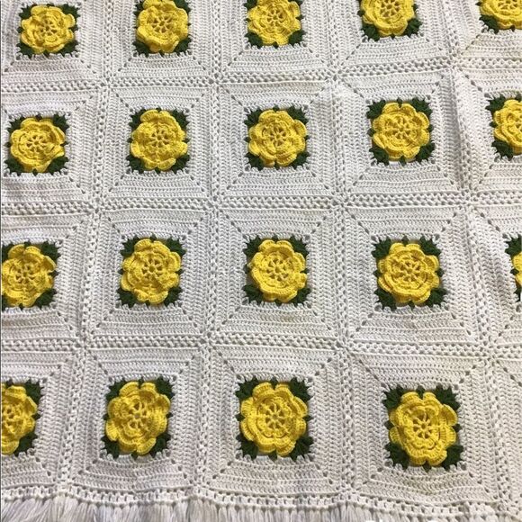 Granny Square Floral Fringed Hem Blanket/Throw - Picture 3 of 7